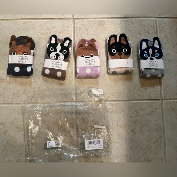 NWT dog socks - Picture 2 of 2